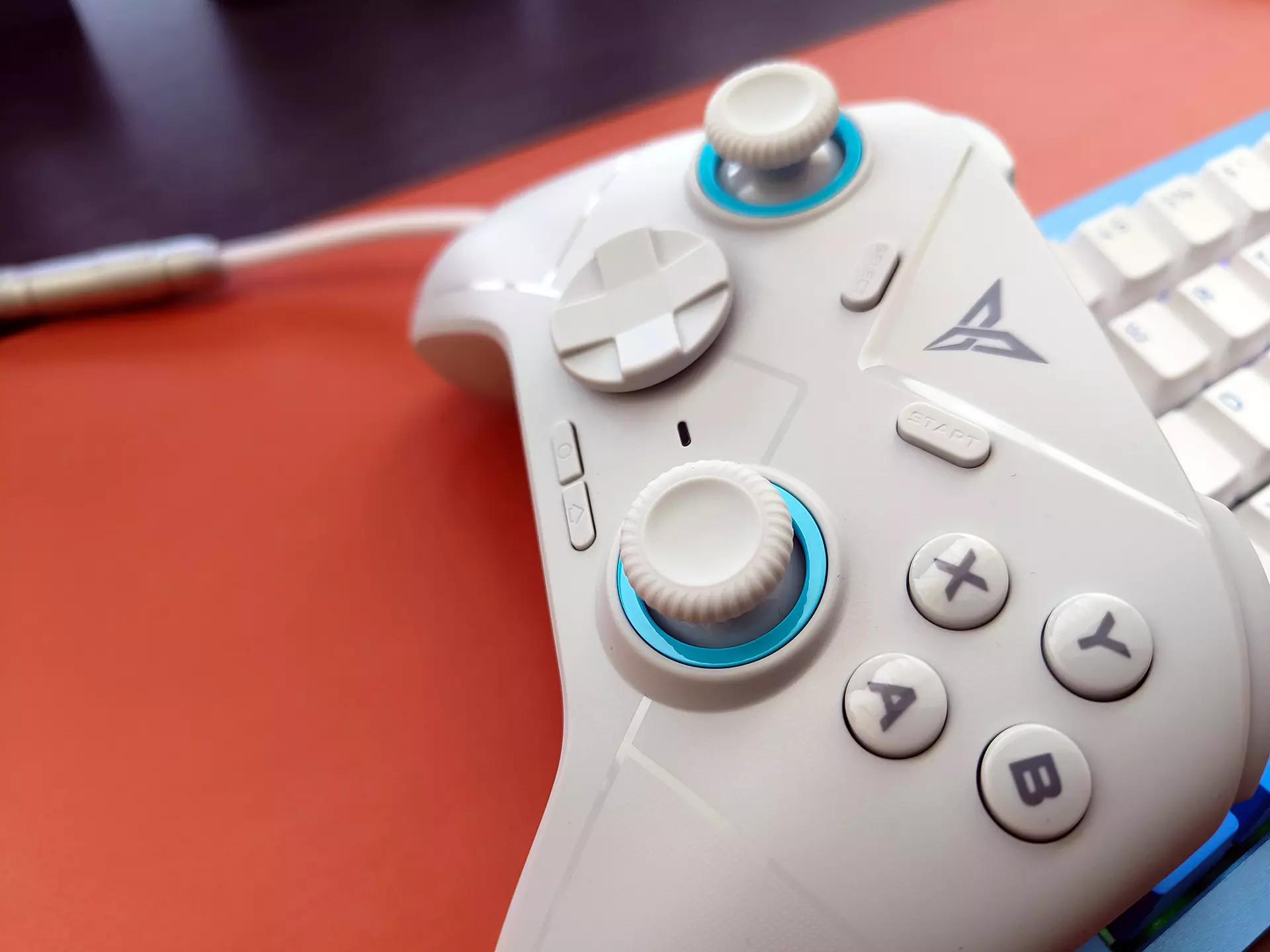 飞智冰原狼游戏手柄沉浸式开箱,飞智冰原狼多模板无线游戏手柄