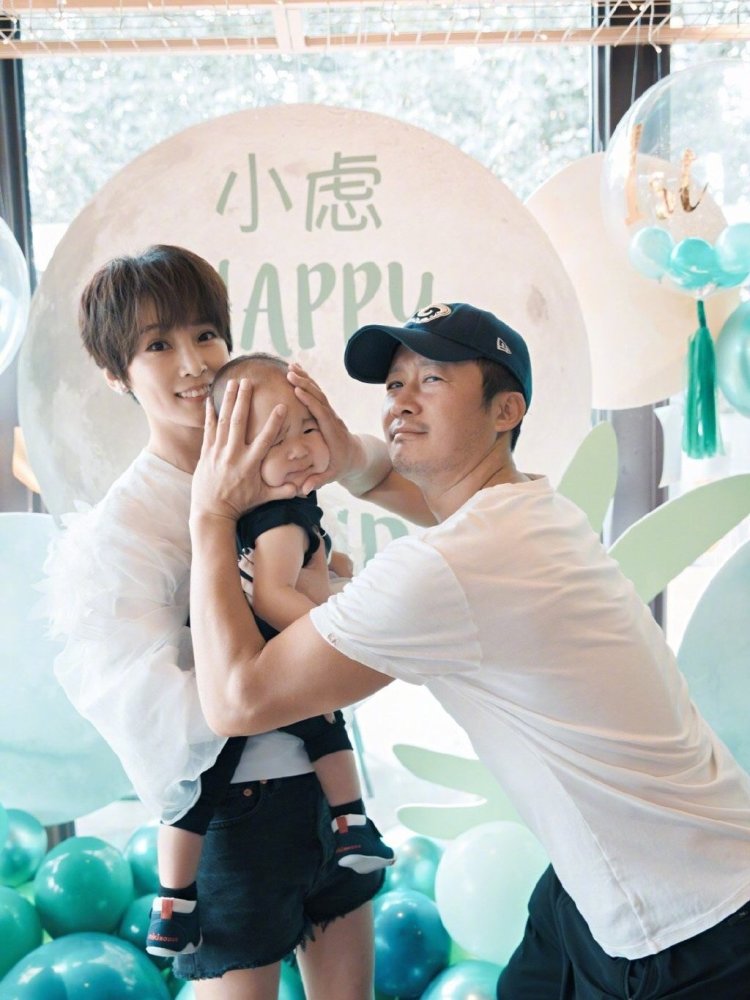 吴京：实现父亲的两个心愿，将脑血栓父亲当孩子疼