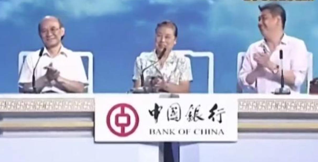 王刚失手砸碎2亿真古董是哪期,天下收藏王刚砸杯子视频