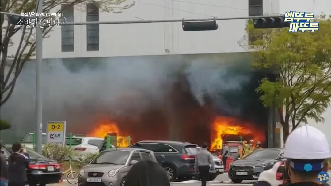 耗资7亿“复活”女儿后，她让患癌去世的母亲重生，惹哭网友：太心酸了