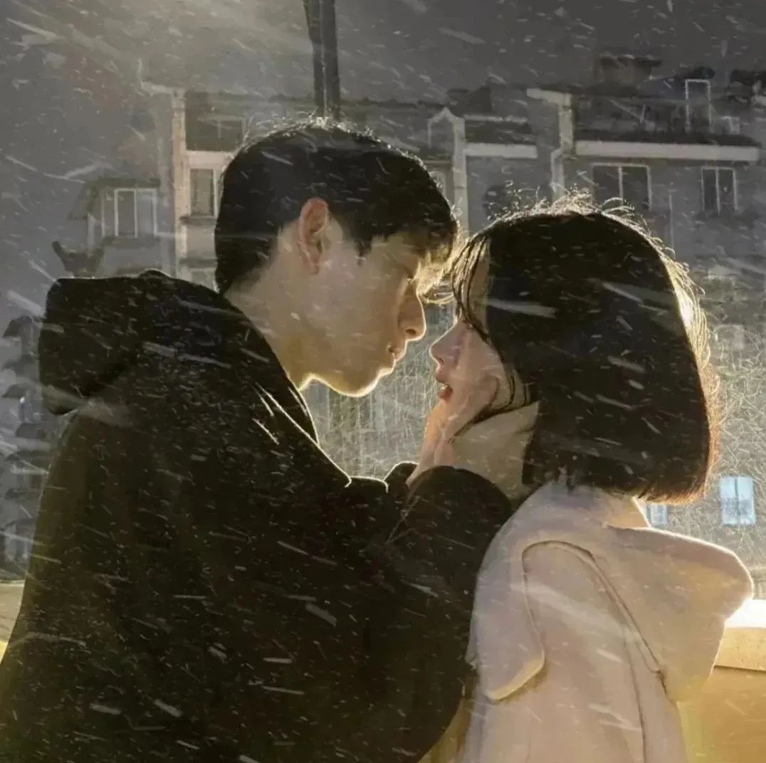 关于情侣日常热门文案短句有哪些,情侣60天文案短句干净