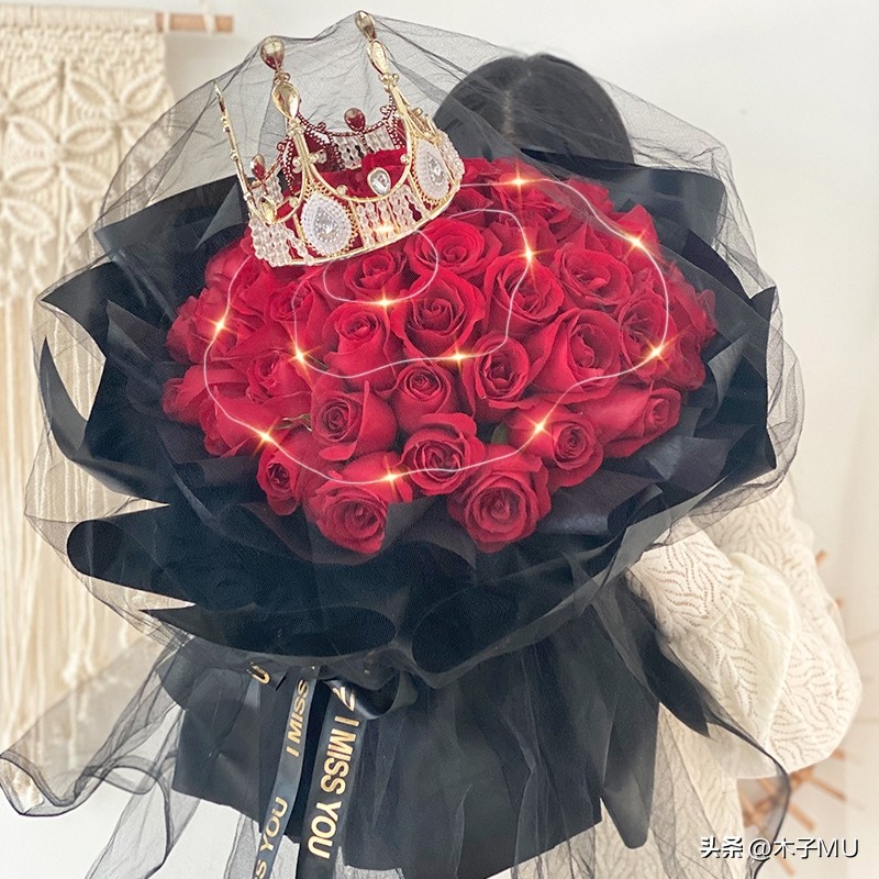 红玫瑰适合送什么人,送女朋友送红玫瑰还是粉玫瑰