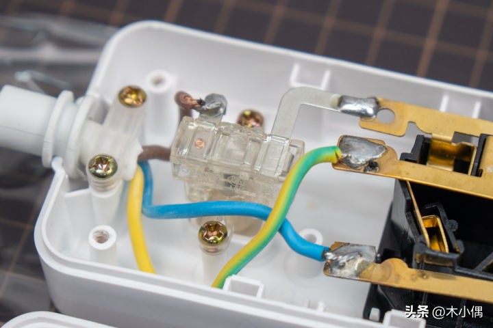 排插各个品牌测评,最好的国产排插拆解对比