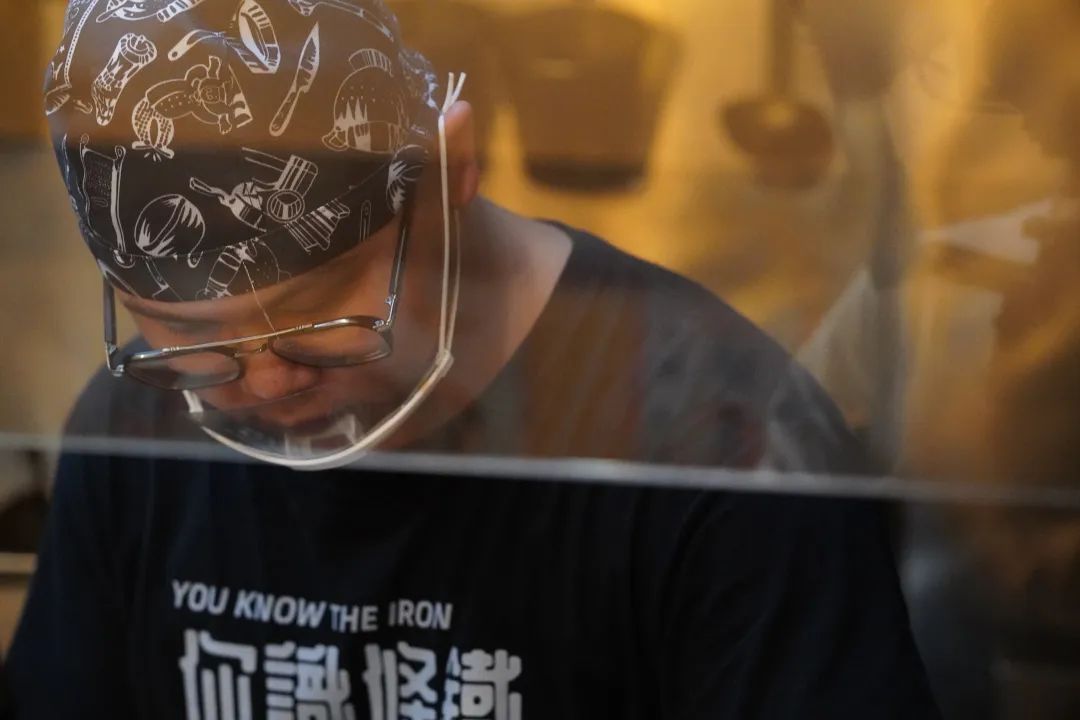 鐝犳捣閲戞咕鐙肩墮闈㈠潑,鐙肩墮闈㈠潑鐝犳捣