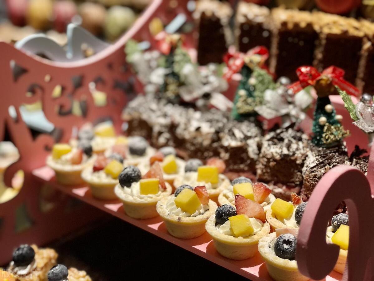 女生怎么开店,开一家糕点店收益怎么样