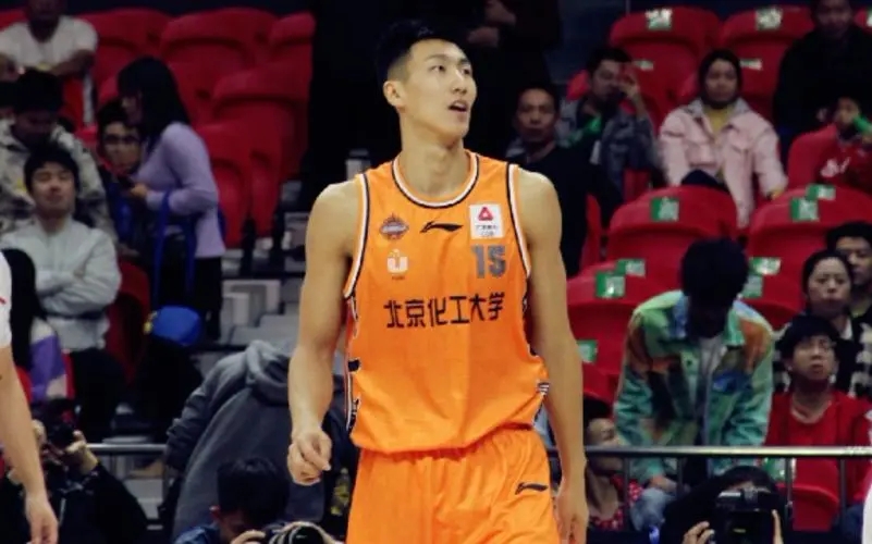 清华附中的“文森·卡特”，运动力锋线：李玮颢，加盟天津队打球