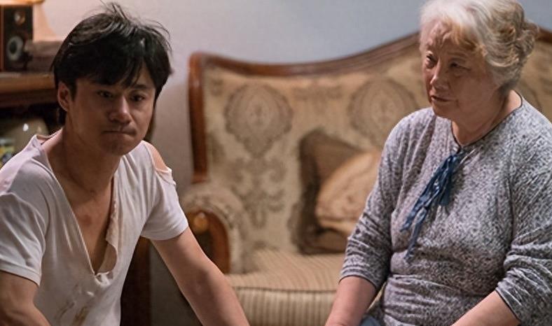 她在美国生活多少年,她在美国