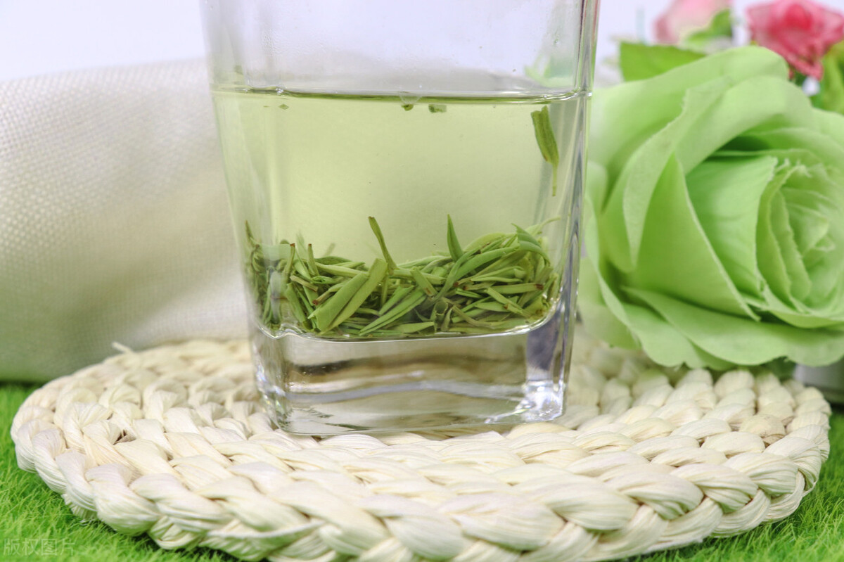 绿茶应该用多少℃的水冲泡最佳,绿茶最适宜冲泡时间是多少