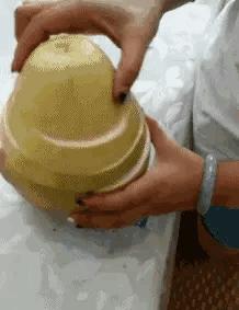 地铁上看到女朋友怎么办,地铁上怎么提醒女朋友