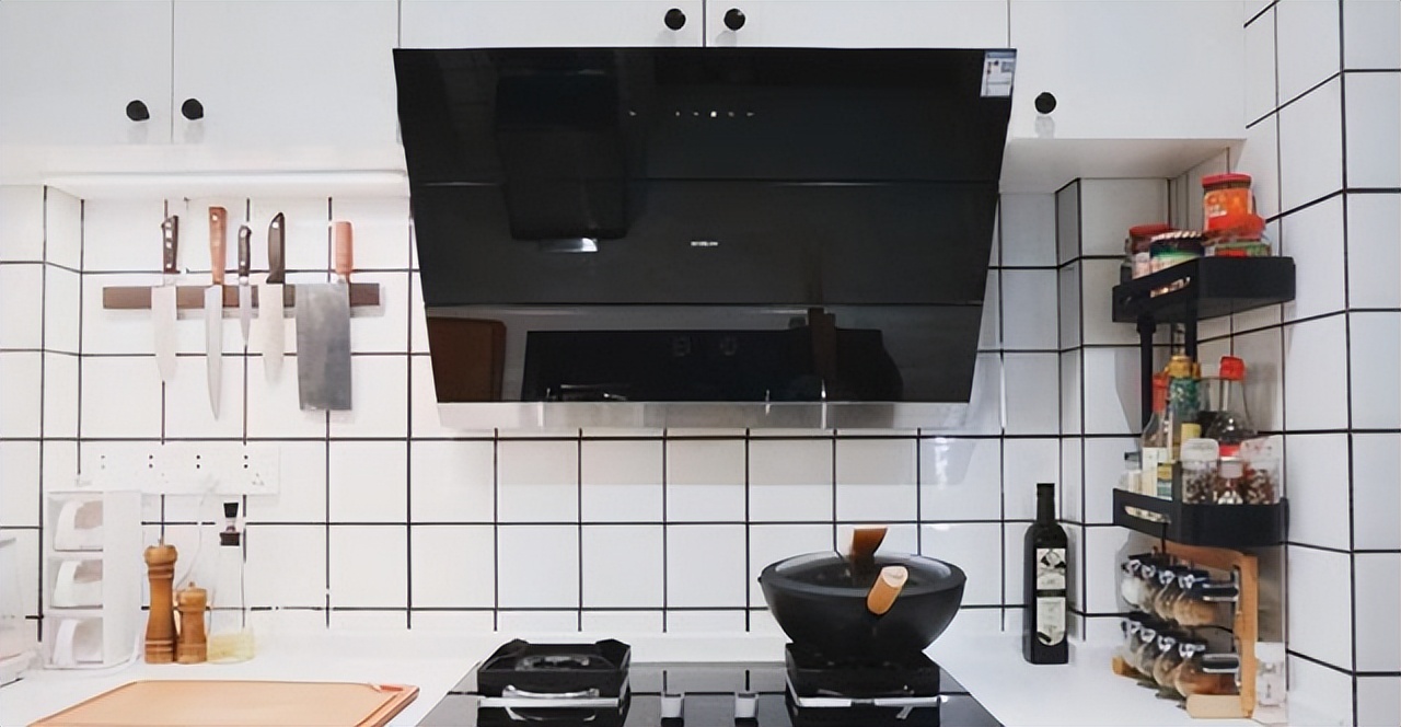 河南发现一户人家厨房，那叫一个先进！拍照给大家瞧瞧，真高级！