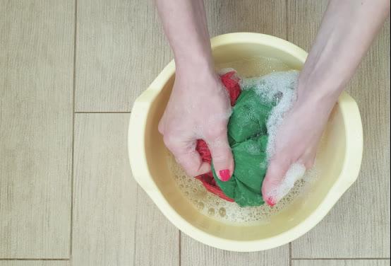 为什么衣服洗后有霉味,为什么衣服洗干净还有股霉味