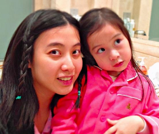 出门带保镖，一顿饭吃6万元的黄油蟹，一年亏掉丈夫100亿的人