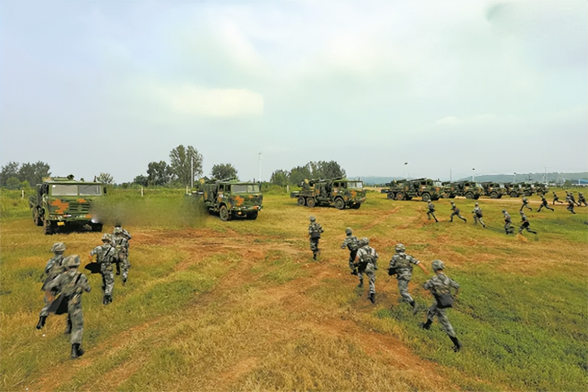 轻型合成旅编制大量步兵怎么机动,合成旅一般有多少步兵