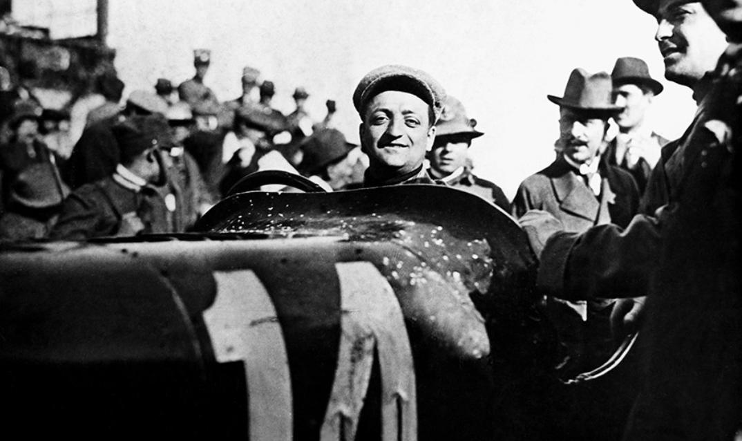 从优秀赛车手到跑车品牌缔造者的变身法拉利之父成长的传奇之路