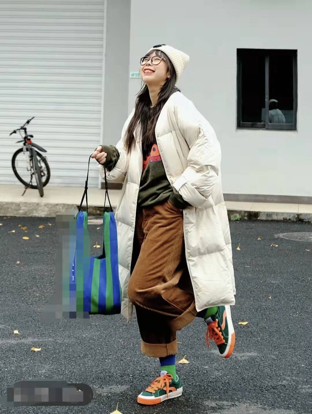 男士灯芯绒夹克配什么裤子,灯芯绒裤子配什么衣服好看女