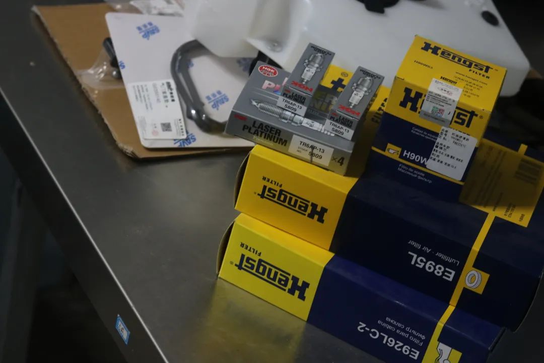 12款经典gl8车身翻新,怪兽修车老车翻新