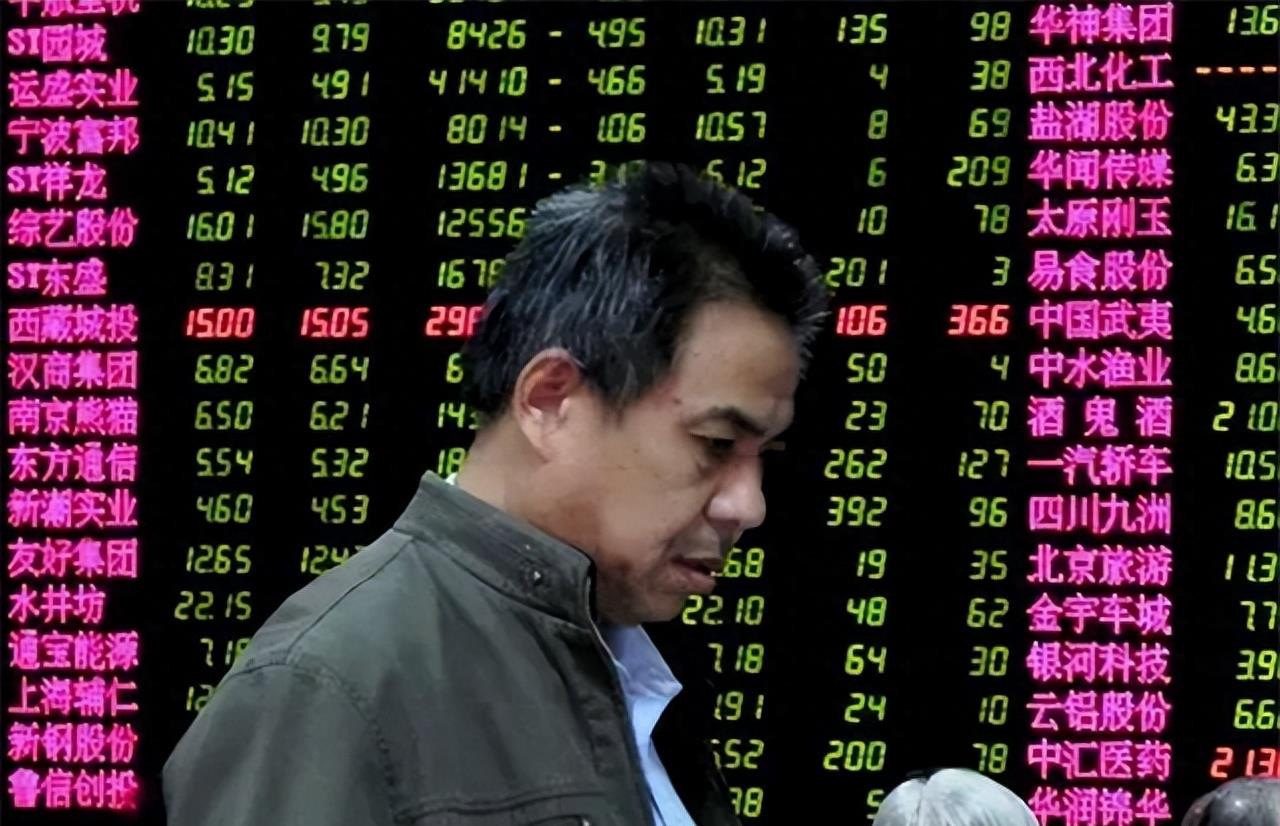 撼动世界的人民币抗战！究竟谁能守卫香港？