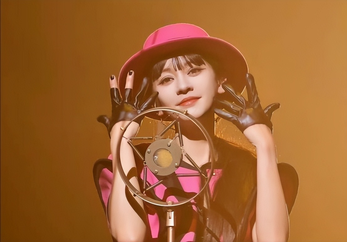 黄晓明锤上加锤，怒揭陈意涵“双面玉女”*局骗**，原来杨颖真没说谎