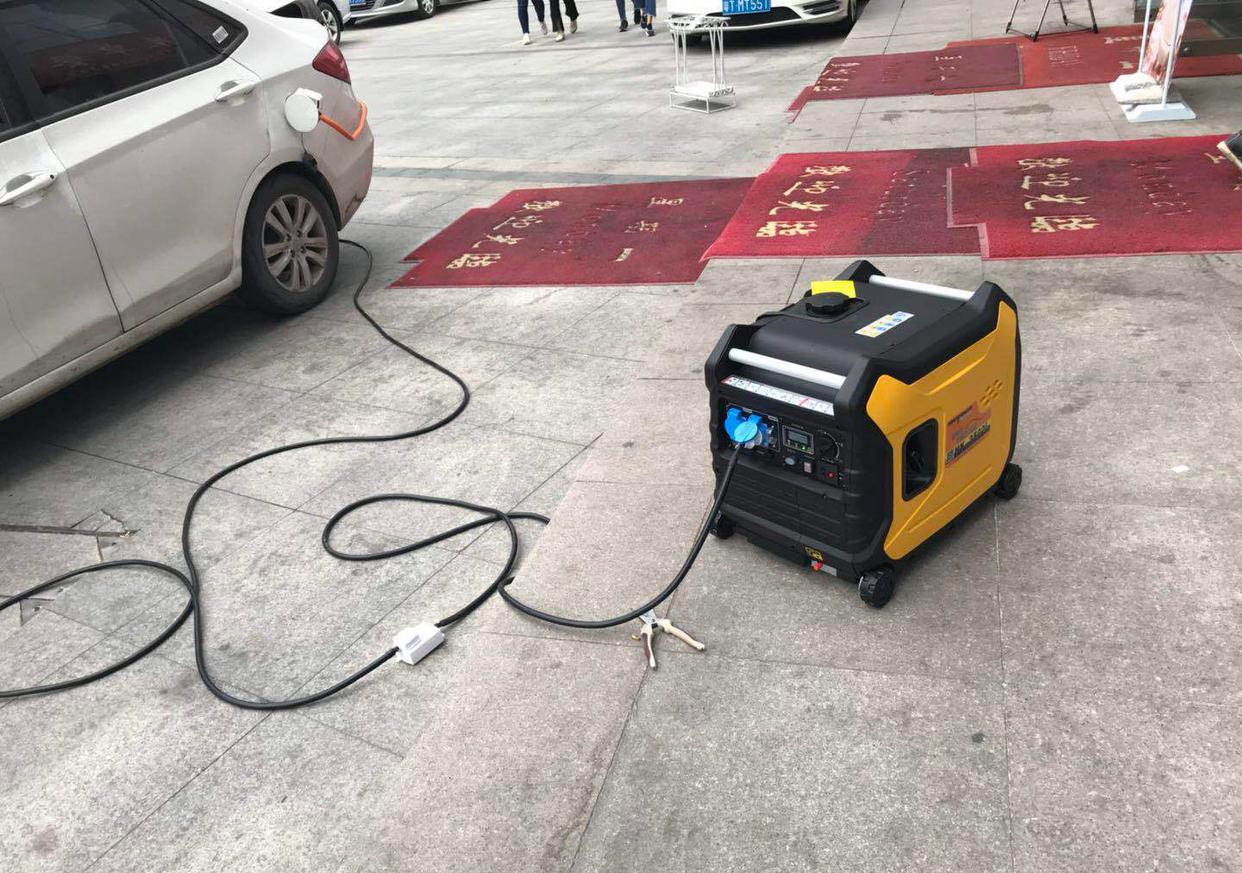 一场高速堵车，6小时才跑80公里！领悟电动汽车和燃油车的差距