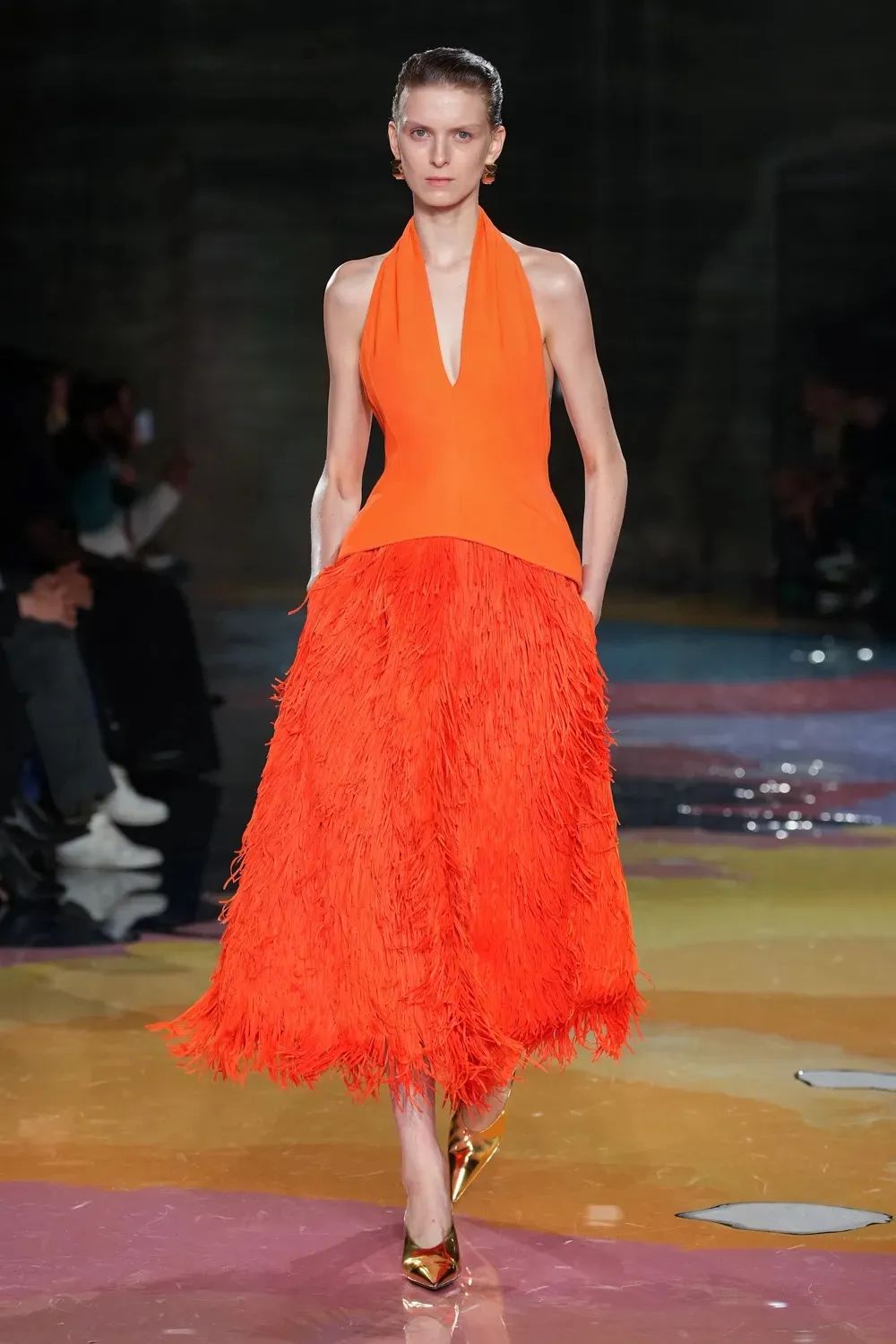 米兰时装周入选前十唯一华人,米兰时装周第一排坐的谁