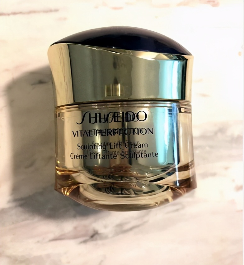 任何肤质都适合的保湿面霜,适合油性皮肤的抗初老面霜测评