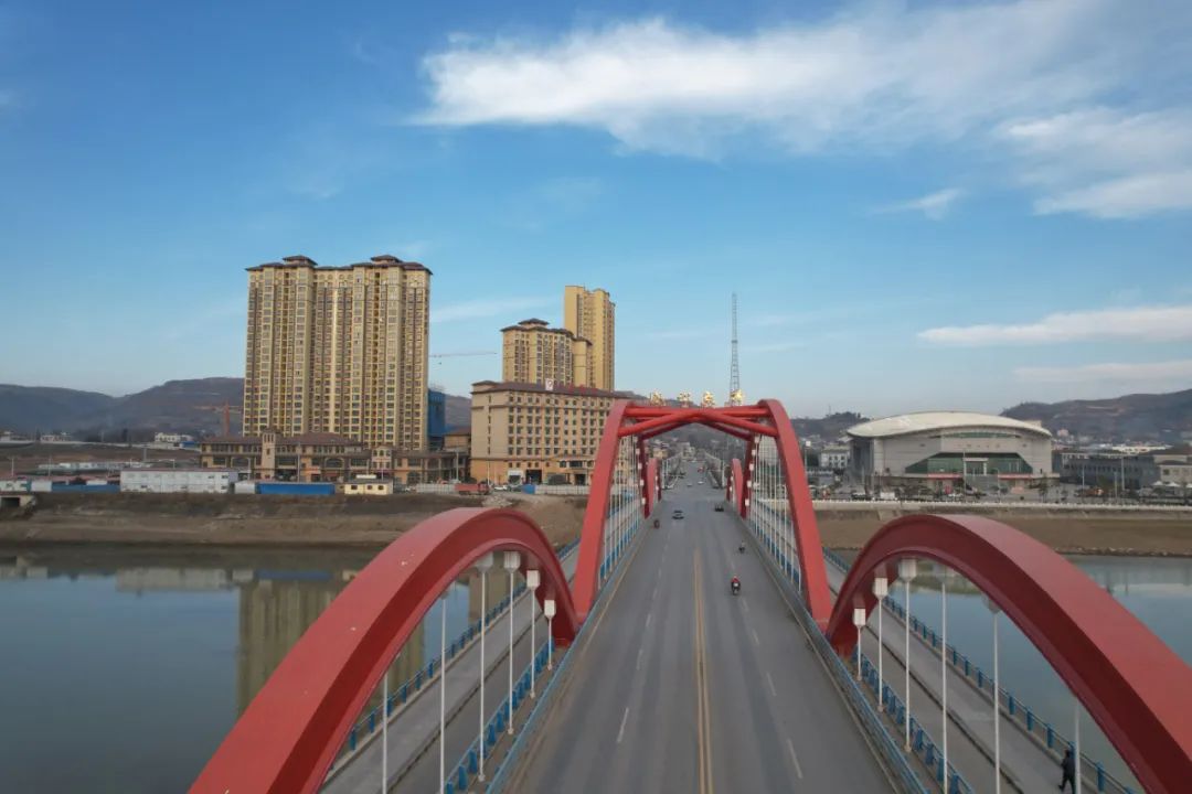 成县，蝶变中的幸福城