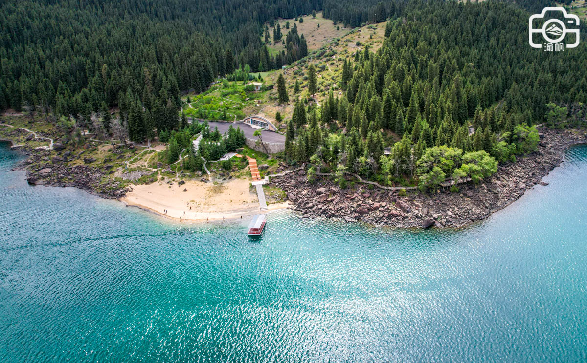 天山天池风景区里西王母瑶池,天山博格达峰下的天池介绍