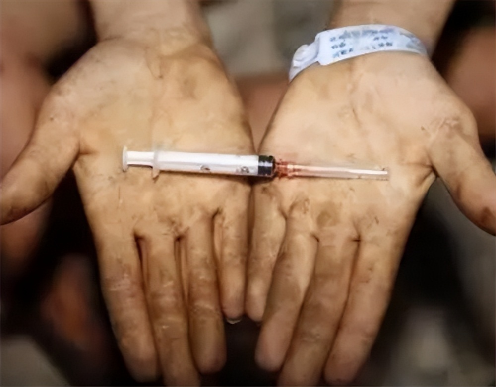 大学生酒吧艾滋,90后小伙艾滋病感染