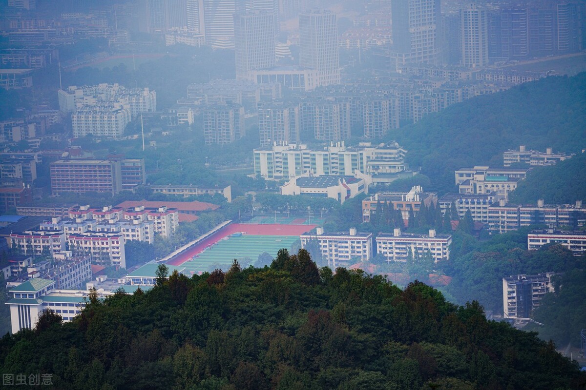 不会因为碌碌无为虚度年华而悔恨,不因碌碌无为而悔恨不因虚度年华