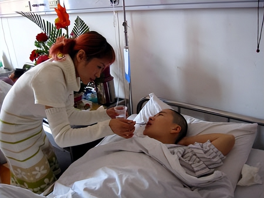 05年宁夏姑娘耿子做“女变男”手术，强行变男人后，现在怎样了？