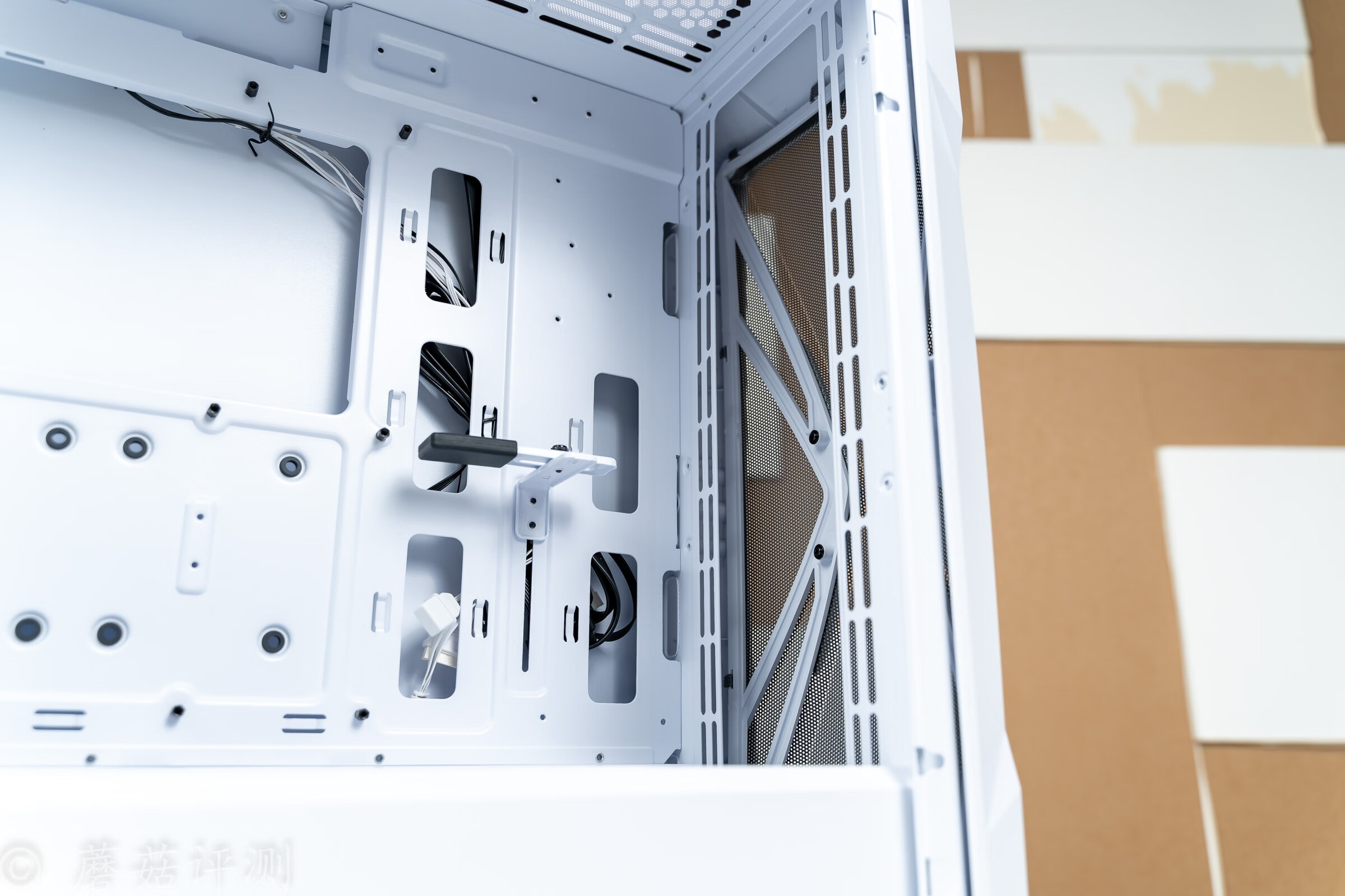 安钛克性价比最好的机箱,散热好不积灰的机箱