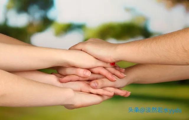 送人玫瑰手留馨香,送人玫瑰手留蜜香