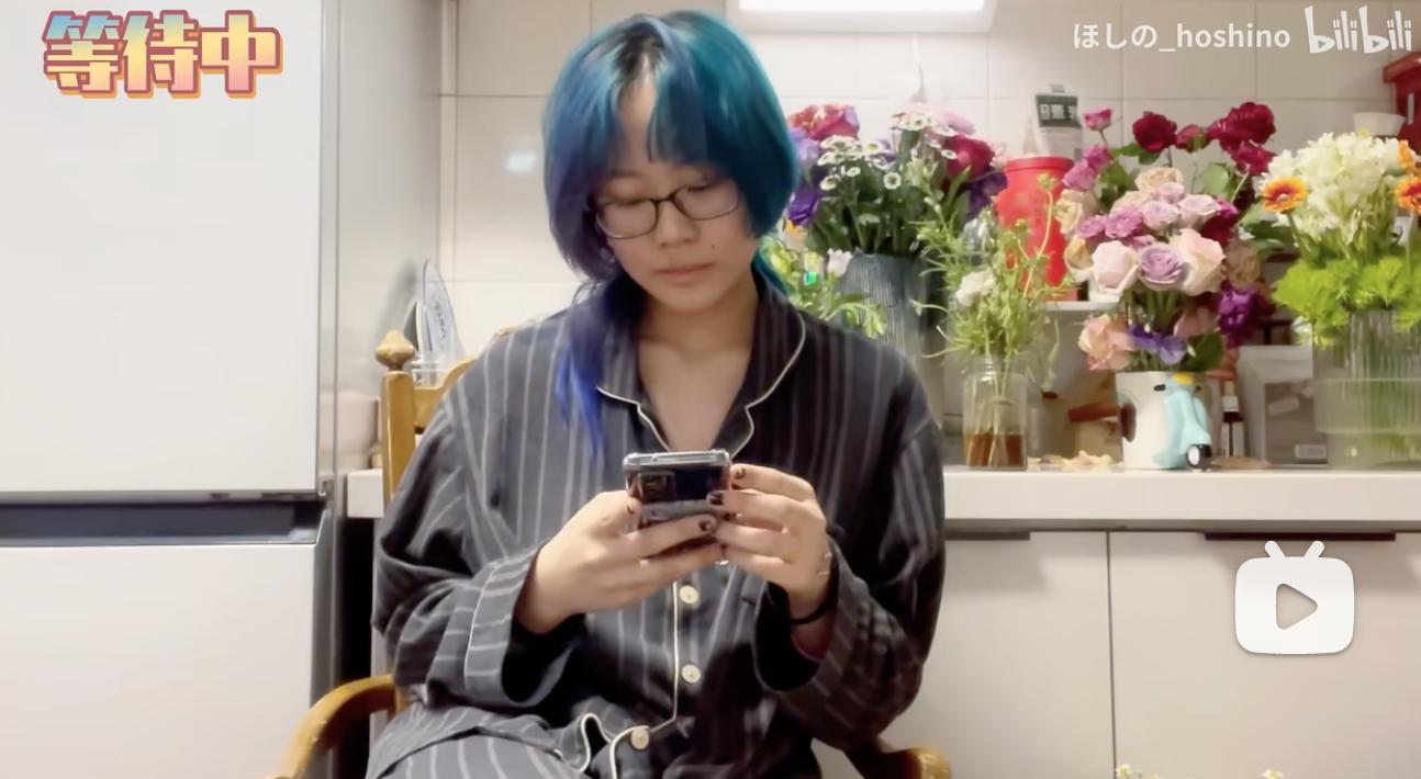 窦唯二女儿窦家媛近照,岳明辉窦佳嫄直播