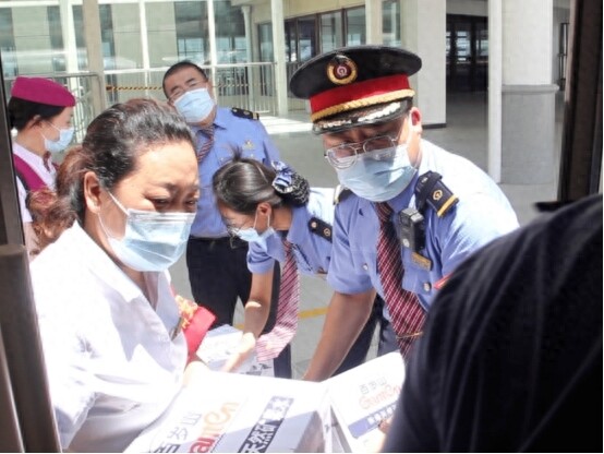 不要再死盯着公务员了，这几个企业不仅福利待遇好，工资也很高！