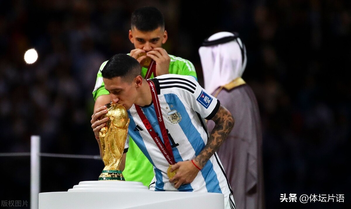 14年半决赛梅西传给迪马利亚,2008年所有比赛足球