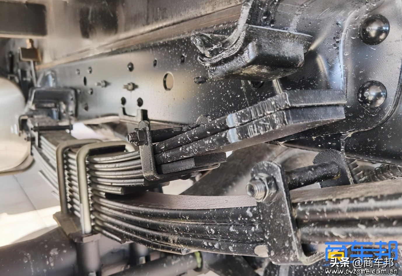 从外观、内饰再到底盘，冷链1号帅铃冰博士到底强在哪里？