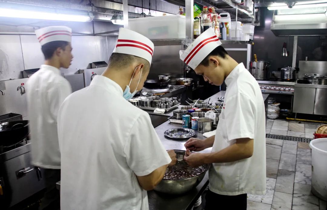 现在招厨师的怎么那么少,厨师招工难原因