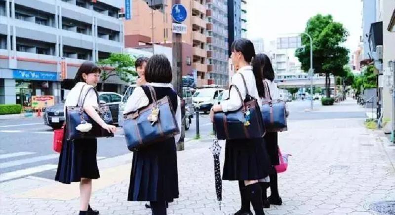 日本人迁移到中国哪里建学校,日本转校生来中国上学