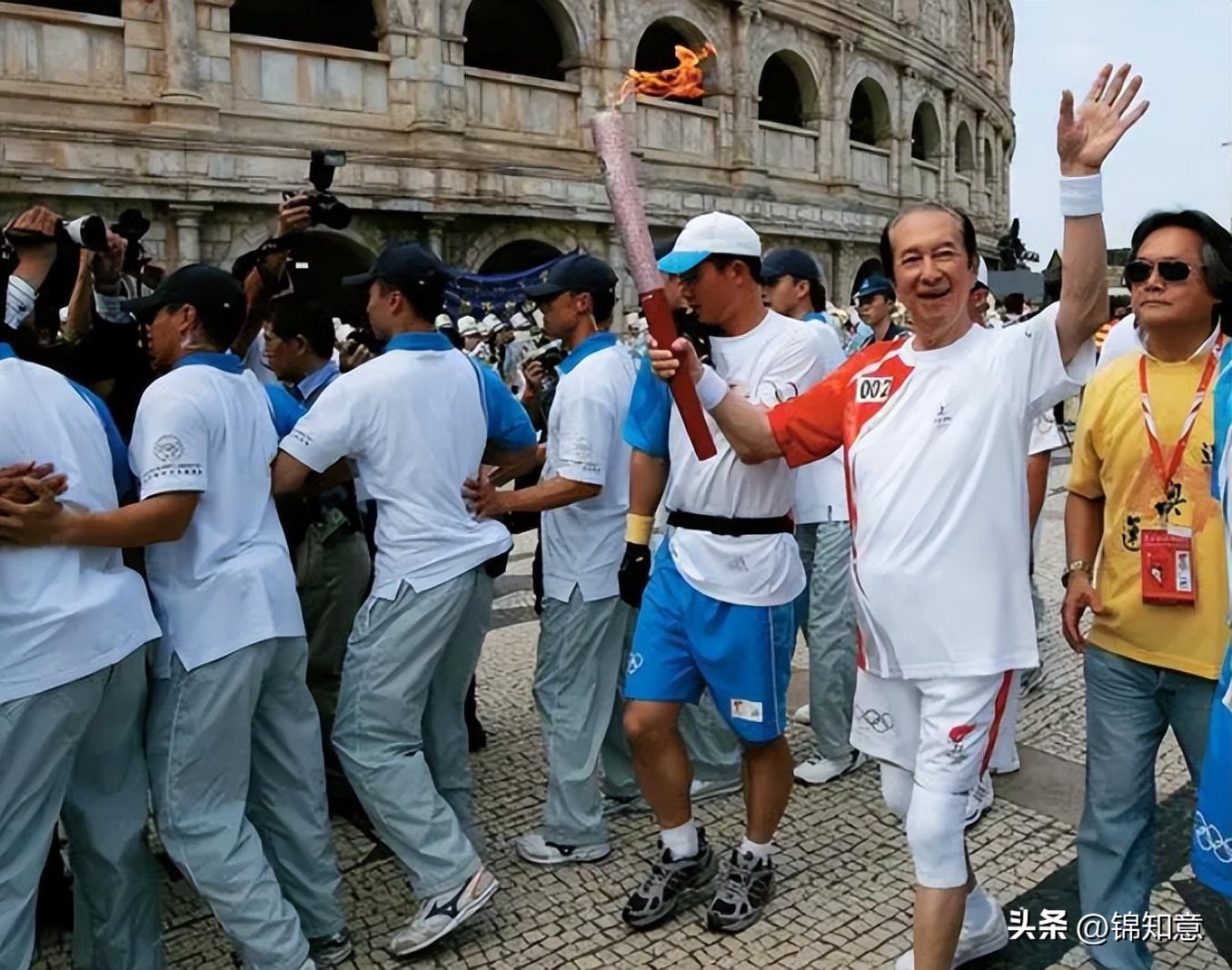 赌王何鸿燊800万,何鸿燊一针救命针多少钱