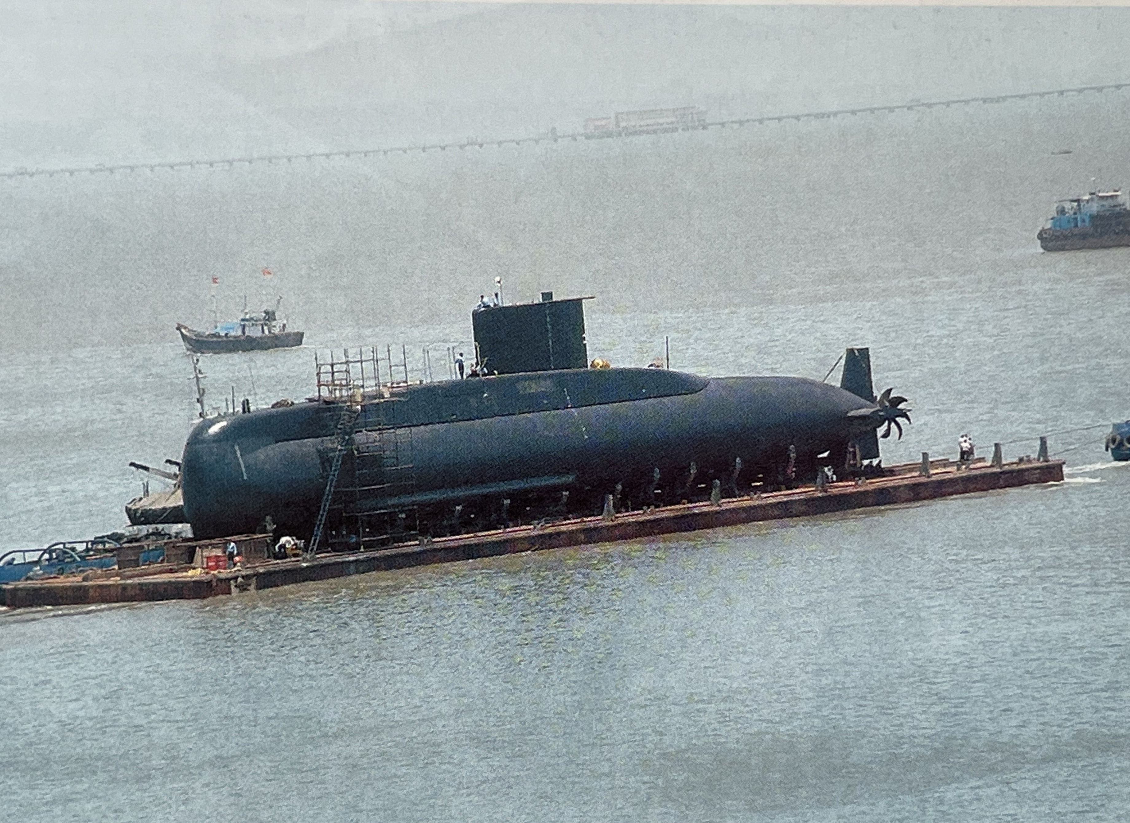 中国基洛级潜艇用什么导弹,基洛级潜艇半潜船