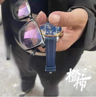 快递5万的手表丢失赔付标准,女子寄快递四万的手表被调包