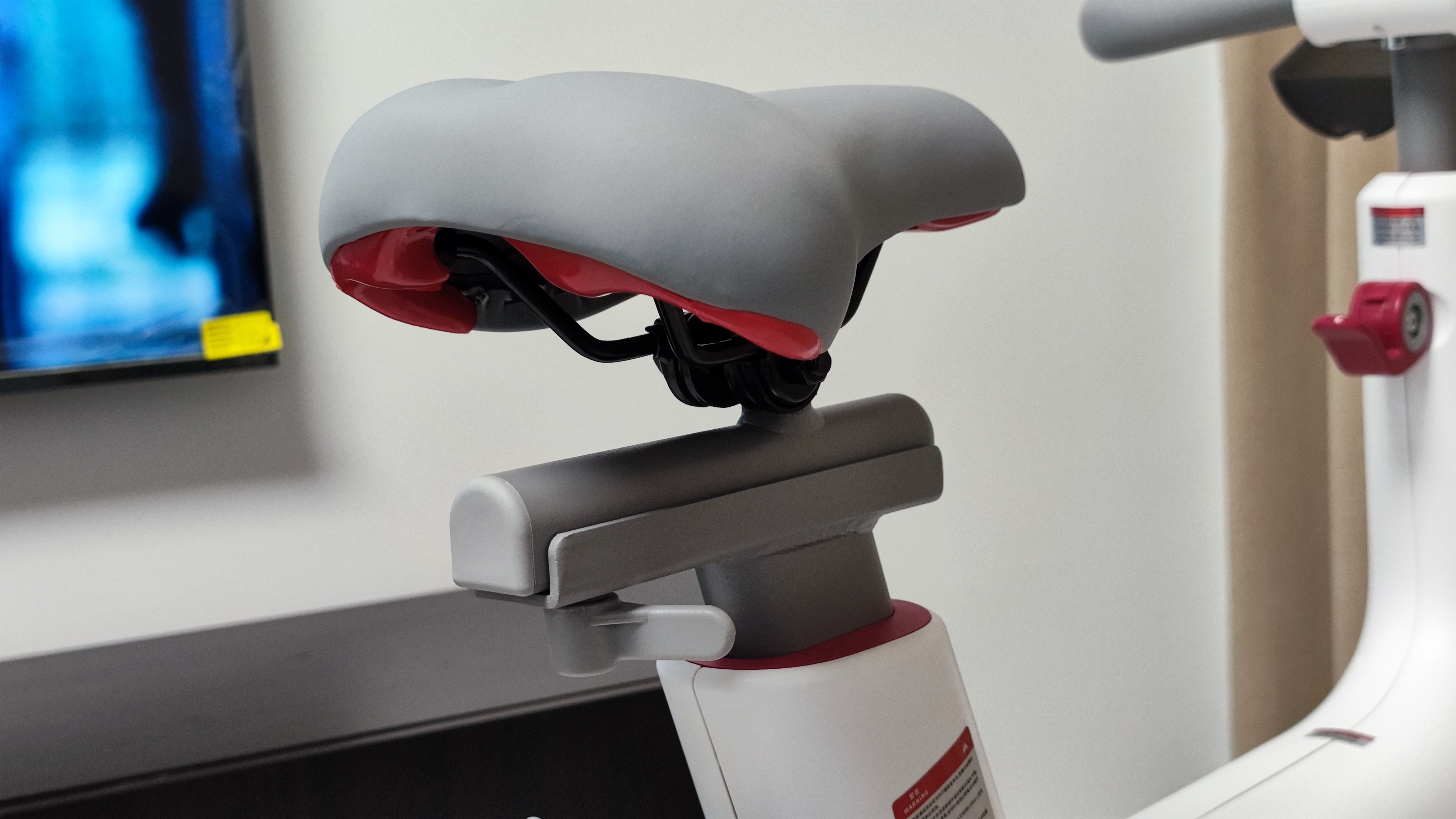 动感单车伤脚吗,动感单车利与弊