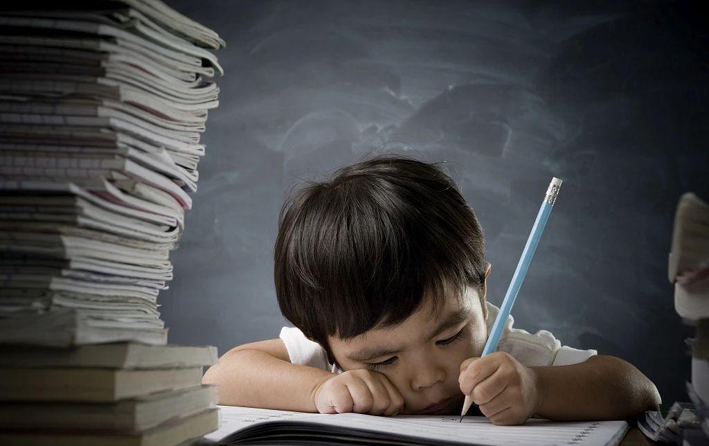 改善圆肩驼背的瑜伽体式,改善圆肩驼背的健身动作