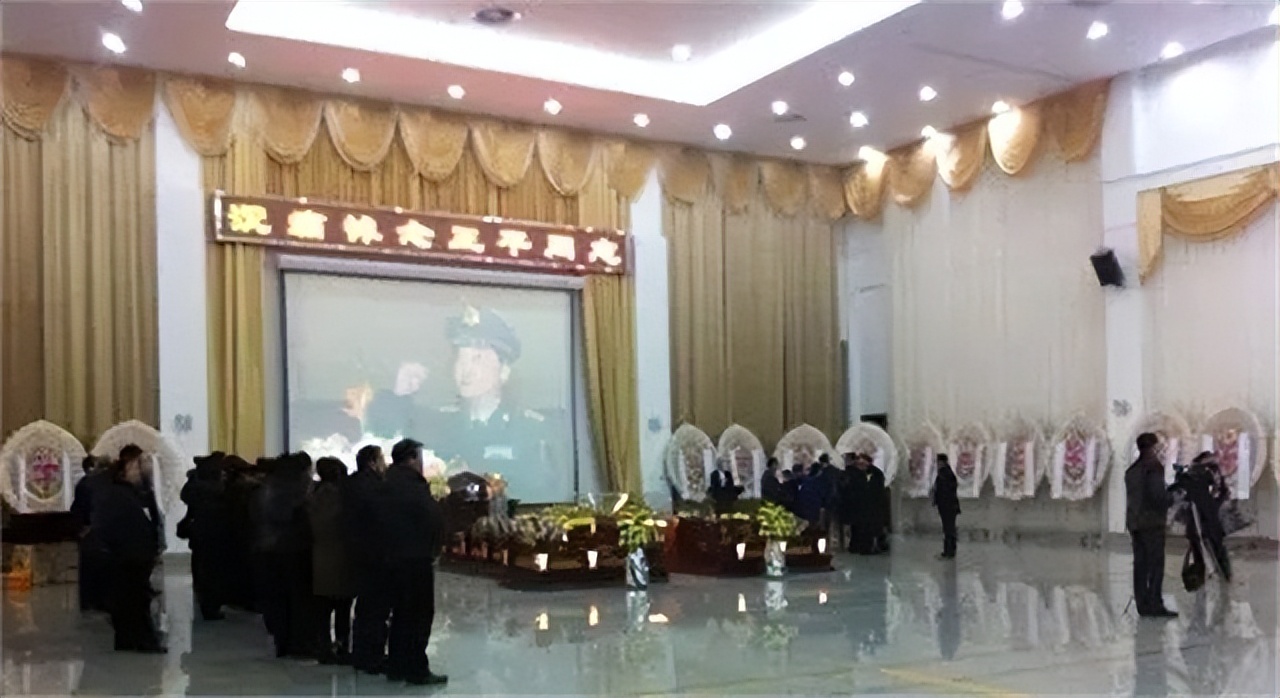 王平：逝世原因令人心酸，葬礼上姜昆蔡明含泪送别