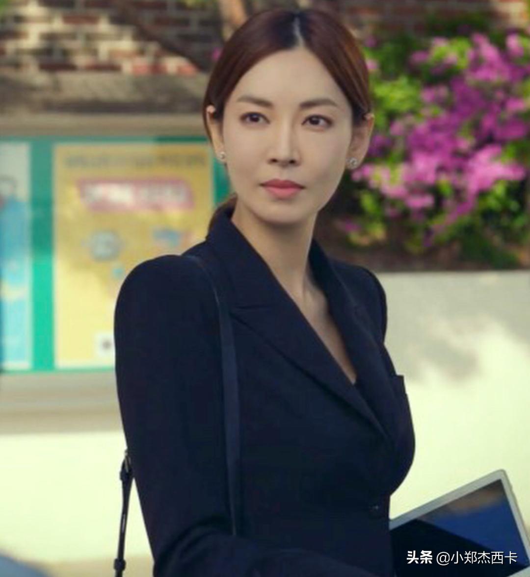 孙艺珍同款服装 (孙艺珍穿的什么牌子的衣服)