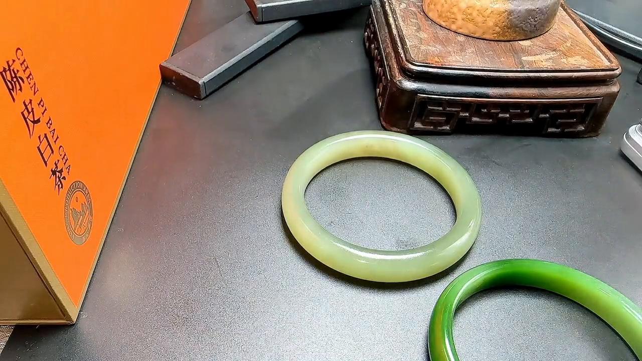 和田玉手镯俄料白玉手镯,玉手镯新疆和田玉羊脂白玉手镯