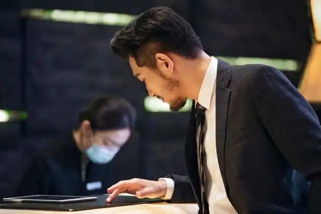 酒店前台接待提高方法,五星级酒店前台接待视频