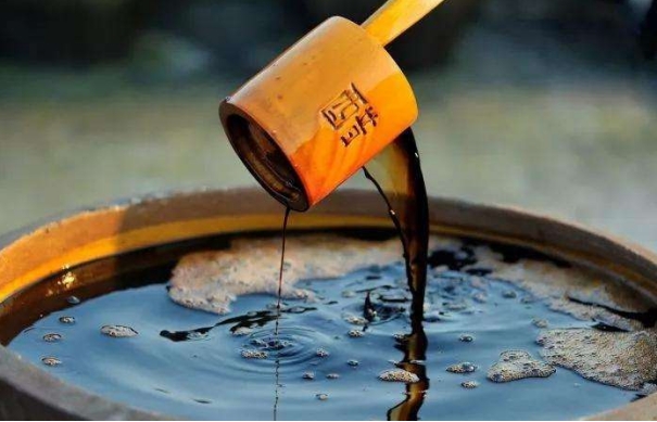 它是鱼肉的克星,炖鱼肉时放一勺,鱼肉不腥不柴,没牙老人都能吃