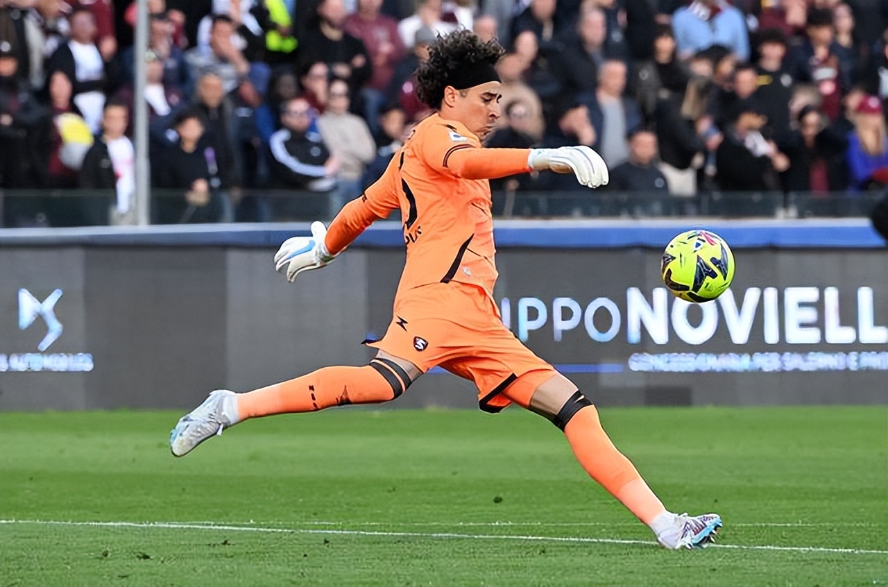 奥乔亚5次征战世界杯,奥乔亚世界杯十大逆天扑救