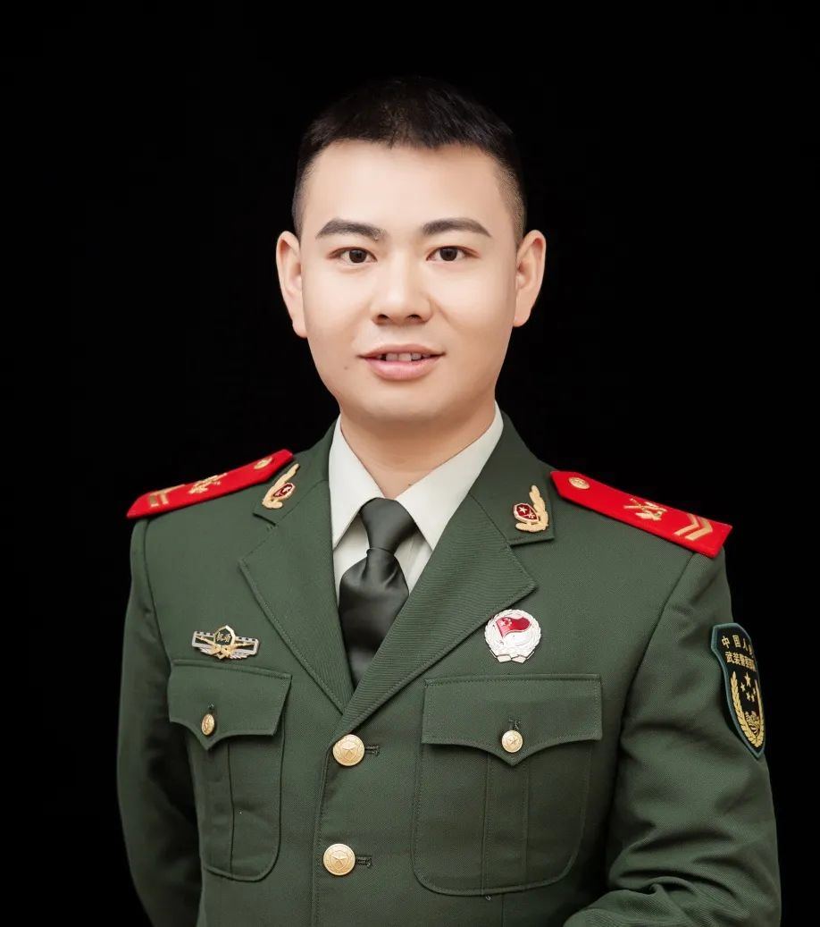 飒爽英姿军装,看看自己穿上军装的飒爽英姿